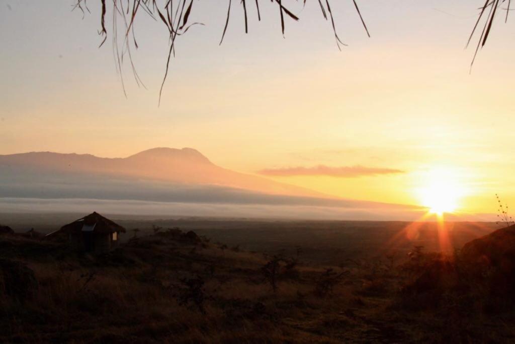 Osiligilai Maasai Lodge Sanya Juu ภายนอก รูปภาพ